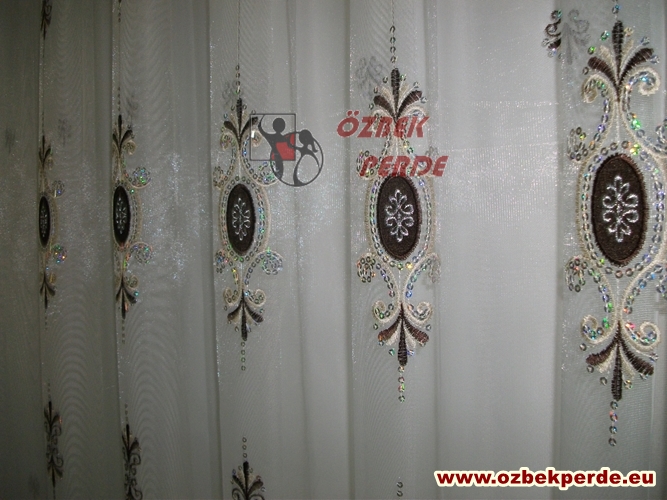 Pullu Nakışlı Tül Perde